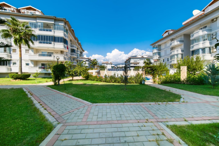 Modern 2+1 Apartment in Oba Crown — 500 m to the Sea & Eligible for Residence Permit