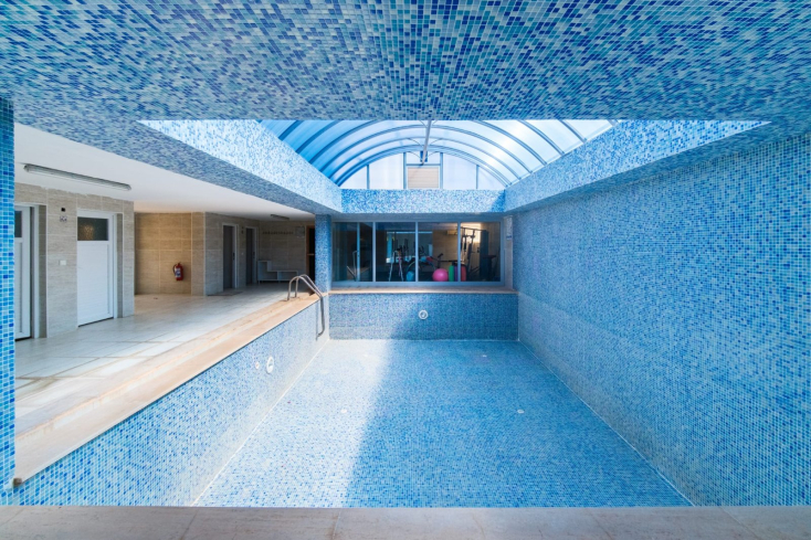 Modern 2+1 Apartment in Oba Crown — 500 m to the Sea & Eligible for Residence Permit