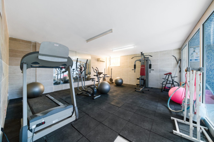 Modern 2+1 Apartment in Oba Crown — 500 m to the Sea & Eligible for Residence Permit