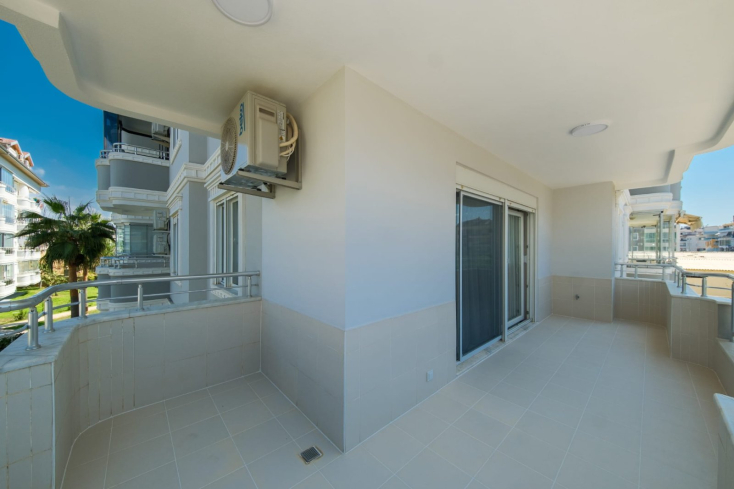 Modern 2+1 Apartment in Oba Crown — 500 m to the Sea & Eligible for Residence Permit