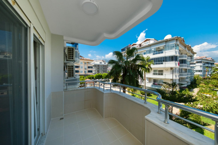 Modern 2+1 Apartment in Oba Crown — 500 m to the Sea & Eligible for Residence Permit