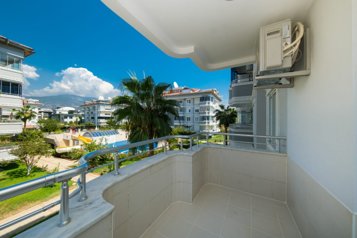 Modern 2+1 Apartment in Oba Crown — 500 m to the Sea & Eligible for Residence Permit