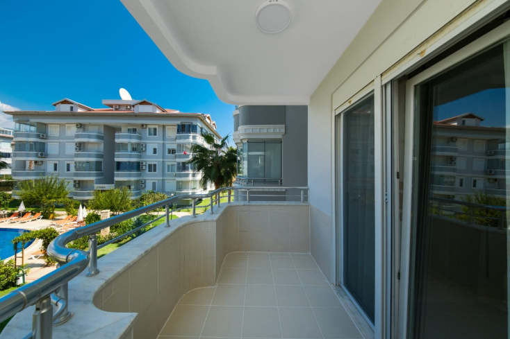 Modern 2+1 Apartment in Oba Crown — 500 m to the Sea & Eligible for Residence Permit