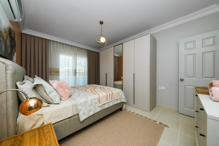 Modern 2+1 Apartment in Oba Crown — 500 m to the Sea & Eligible for Residence Permit