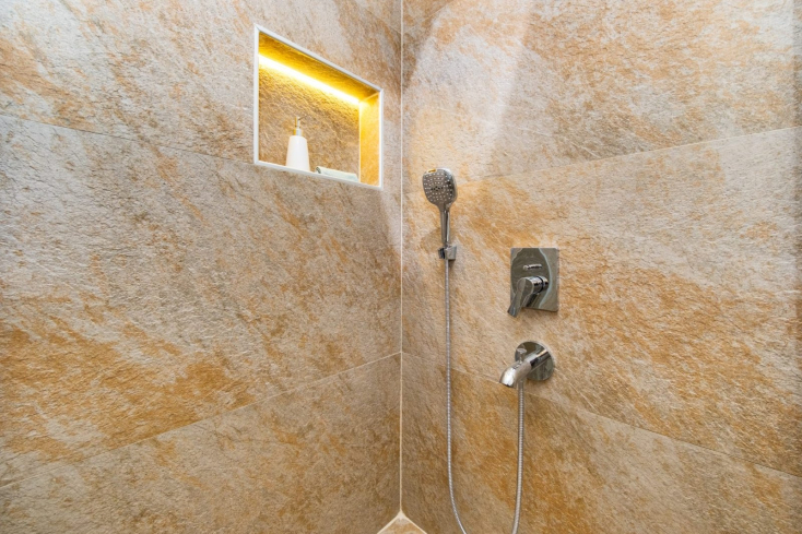 Modern 2+1 Apartment in Oba Crown — 500 m to the Sea & Eligible for Residence Permit