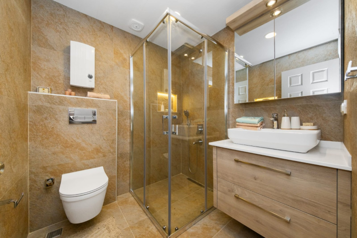 Modern 2+1 Apartment in Oba Crown — 500 m to the Sea & Eligible for Residence Permit