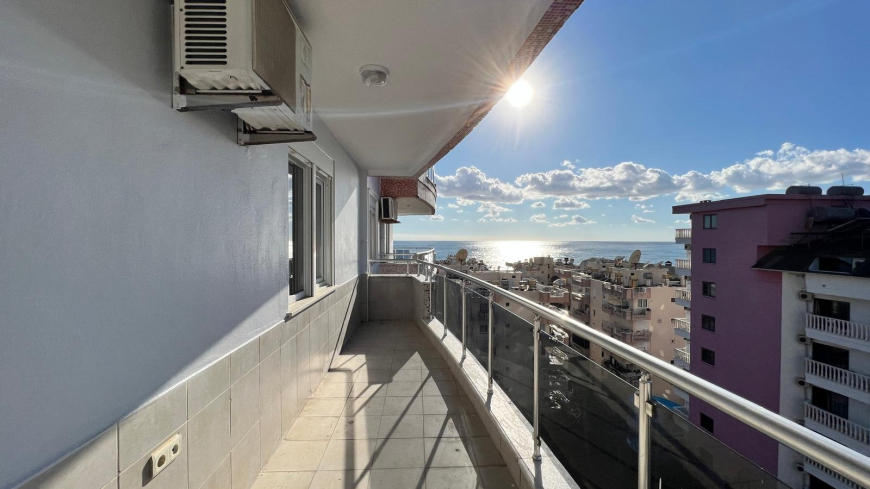 Spacious 2+1 Apartment with Panoramic Sea View in Mahmutlar — 140 m²