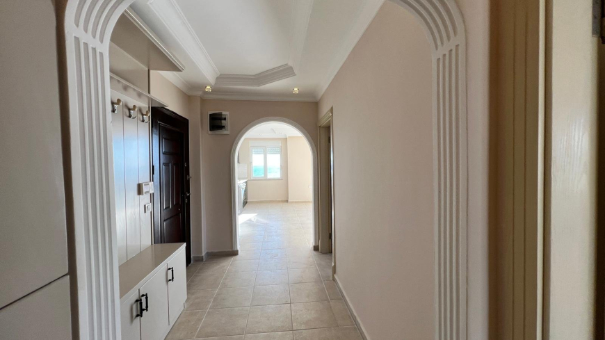 Spacious 2+1 Apartment with Panoramic Sea View in Mahmutlar — 140 m²