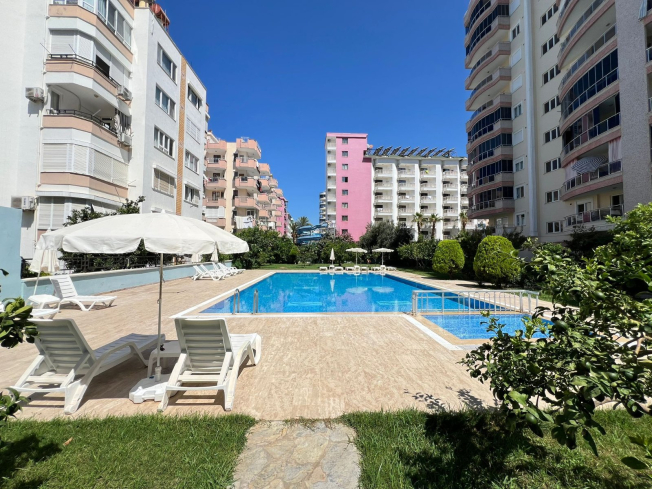 Spacious 2+1 Apartment with Panoramic Sea View in Mahmutlar — 140 m²