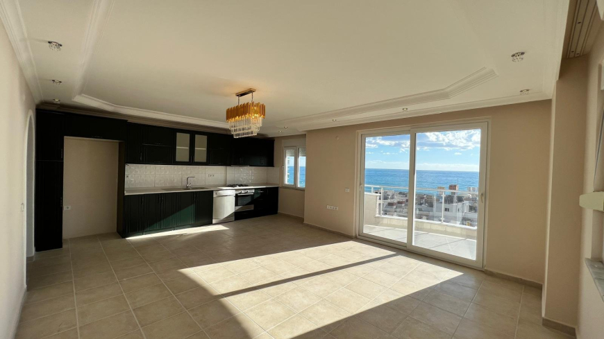 Spacious 2+1 Apartment with Panoramic Sea View in Mahmutlar — 140 m²