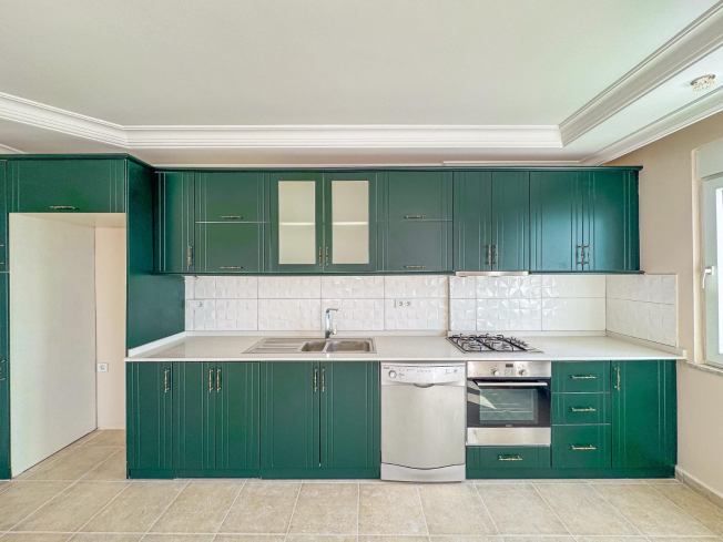 Spacious 2+1 Apartment with Panoramic Sea View in Mahmutlar — 140 m²