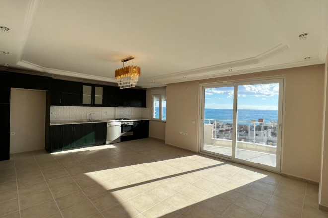 Spacious 2+1 Apartment with Panoramic Sea View in Mahmutlar — 140 m²