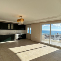 Spacious 2+1 Apartment with Panoramic Sea View in Mahmutlar — 140 m²