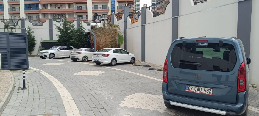 Fully Furnished 1+1 Apartment Near the Sea with Hotel-Style Facilities in Mahmutlar