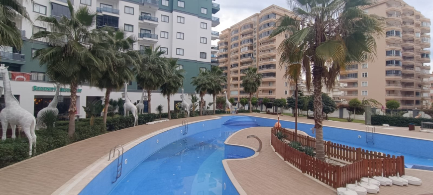 Fully Furnished 1+1 Apartment Near the Sea with Hotel-Style Facilities in Mahmutlar