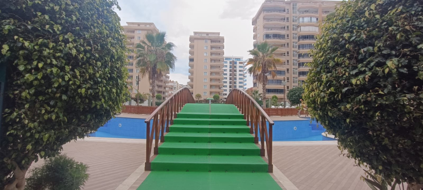 Fully Furnished 1+1 Apartment Near the Sea with Hotel-Style Facilities in Mahmutlar