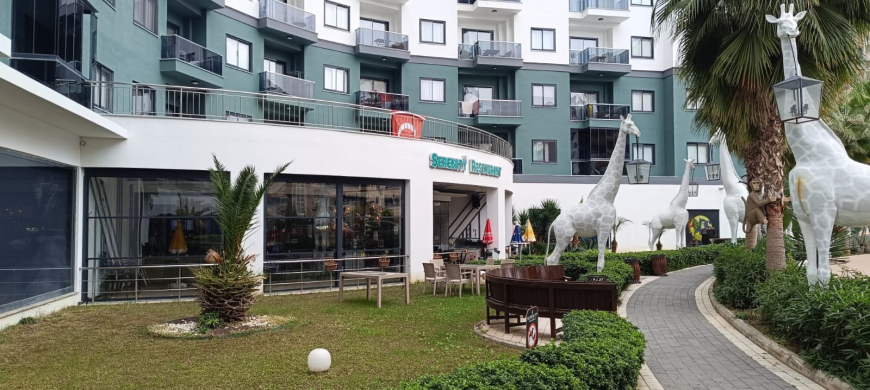 Fully Furnished 1+1 Apartment Near the Sea with Hotel-Style Facilities in Mahmutlar