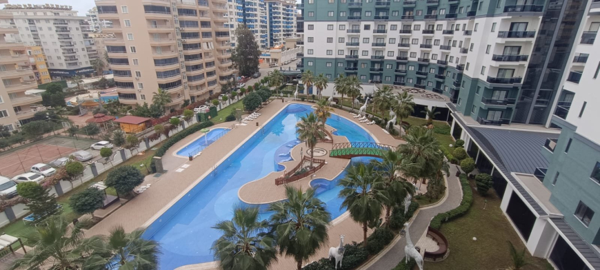 Fully Furnished 1+1 Apartment Near the Sea with Hotel-Style Facilities in Mahmutlar