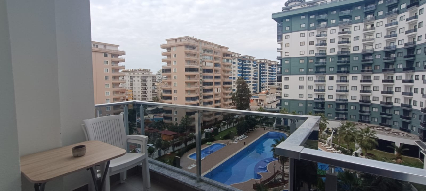 Fully Furnished 1+1 Apartment Near the Sea with Hotel-Style Facilities in Mahmutlar