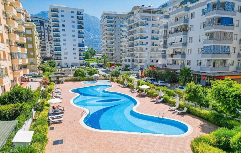 1+1 Apartment Near the Sea in Kargicak with Short-Term Rental Permit