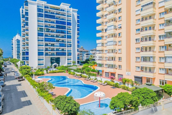 1+1 Apartment Near the Sea in Kargicak with Short-Term Rental Permit