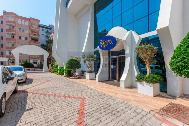 Spacious 1+1 Apartment with Partial Sea View Near the Beach in Alanya