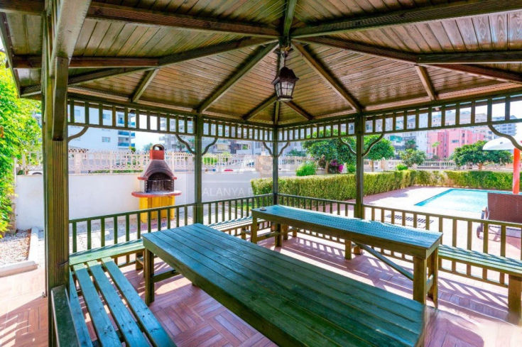 Spacious 1+1 Apartment with Partial Sea View Near the Beach in Alanya