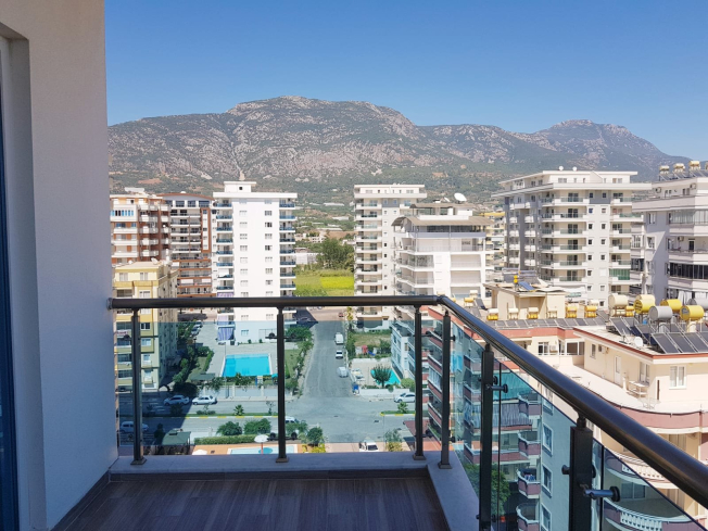 Spacious 1+1 Apartment with Partial Sea View Near the Beach in Alanya