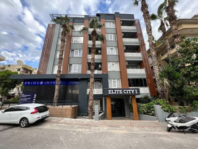 Spacious 2+1 Furnished Apartment with Pool in the Center of Alanya