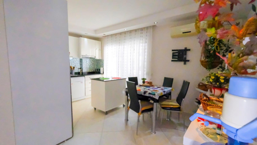 Spacious 2+1 Apartment in Oba — 150 m² Near the Sea, Ideal for Residence Permit