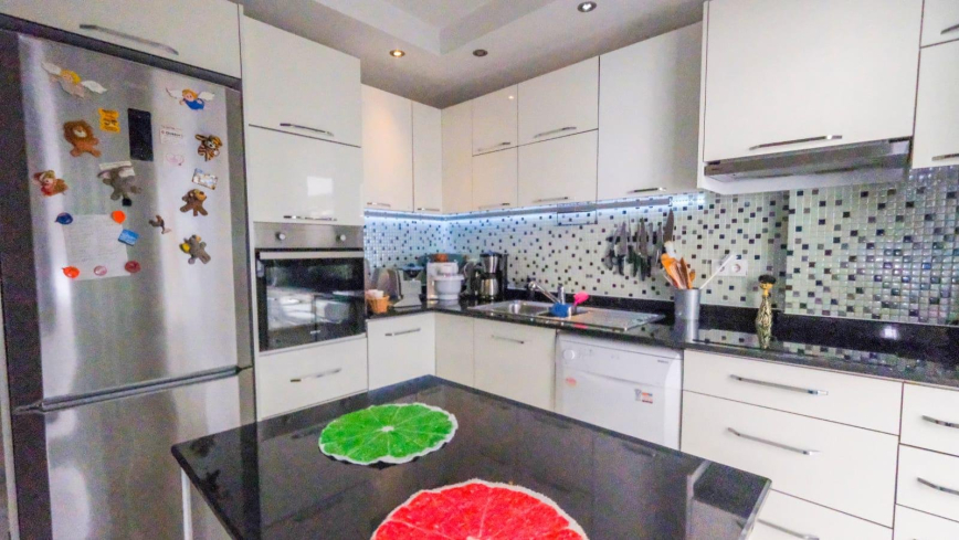 Spacious 2+1 Apartment in Oba — 150 m² Near the Sea, Ideal for Residence Permit