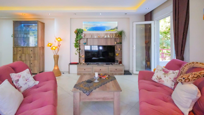 Spacious 2+1 Apartment in Oba — 150 m² Near the Sea, Ideal for Residence Permit
