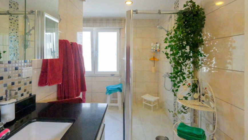 Spacious 2+1 Apartment in Oba — 150 m² Near the Sea, Ideal for Residence Permit