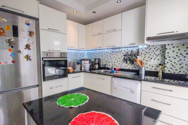 Spacious 2+1 Apartment in Oba — 150 m² Near the Sea, Ideal for Residence Permit