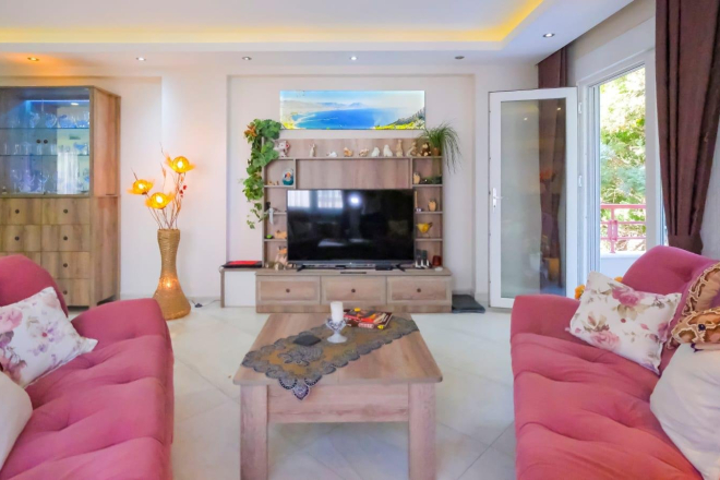 Spacious 2+1 Apartment in Oba — 150 m² Near the Sea, Ideal for Residence Permit