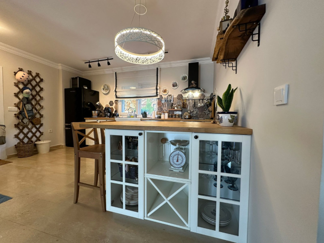 Spacious 3+1 villa with panoramic sea and castle views in Tepe