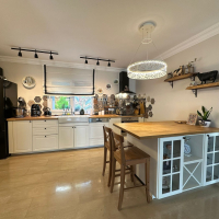 Spacious 3+1 villa with panoramic sea and castle views in Tepe