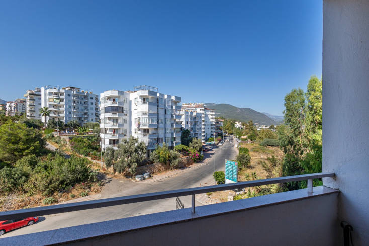 2+1 Apartment in Tosmur — 300 m to the Sea