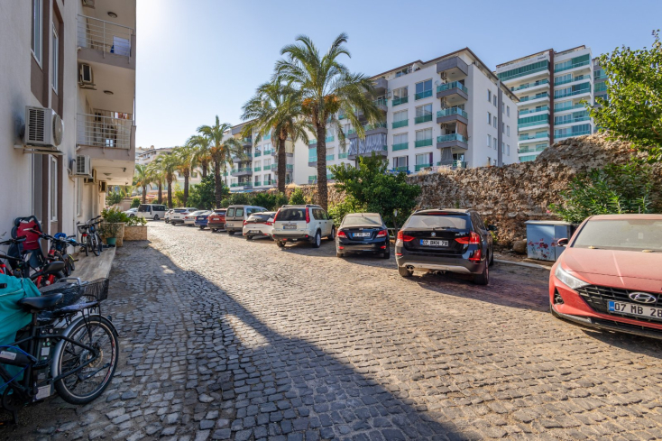 2+1 Apartment in Tosmur — 300 m to the Sea