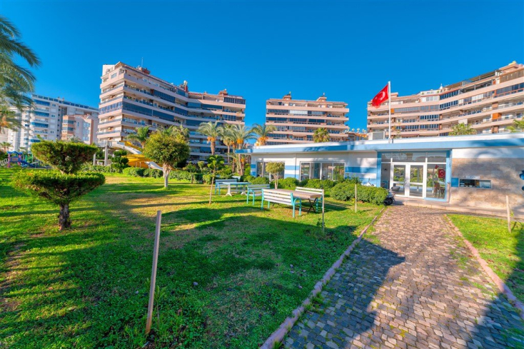 2+1 Apartment in Tosmur — 300 m to the Sea