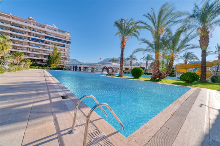 2+1 Apartment in Tosmur — 300 m to the Sea