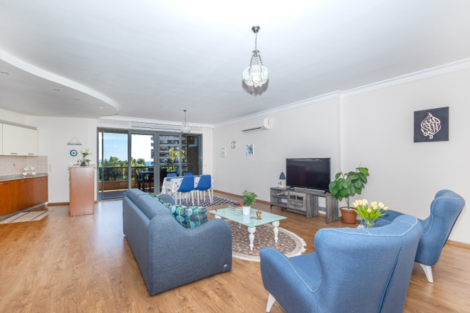 2+1 Apartment in Tosmur — 300 m to the Sea