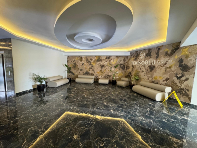 Modern 1+1 Apartment in Mahmutlar with Resort-Style Facilities, 500 m from the Sea