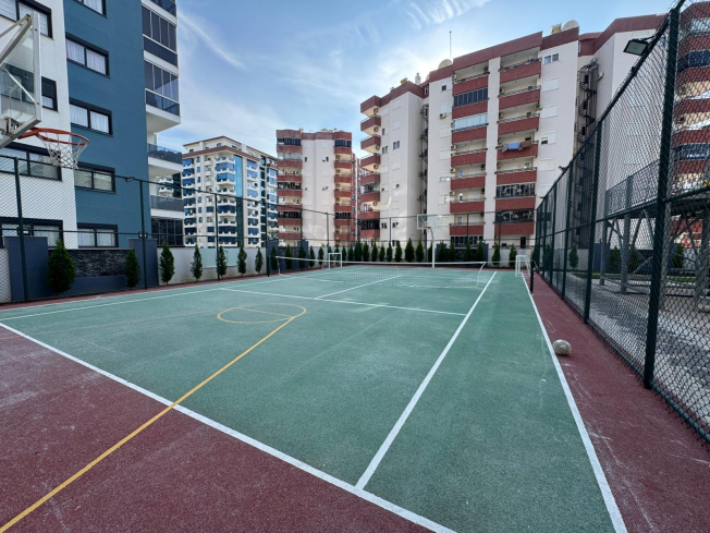 Modern 1+1 Apartment in Mahmutlar with Resort-Style Facilities, 500 m from the Sea
