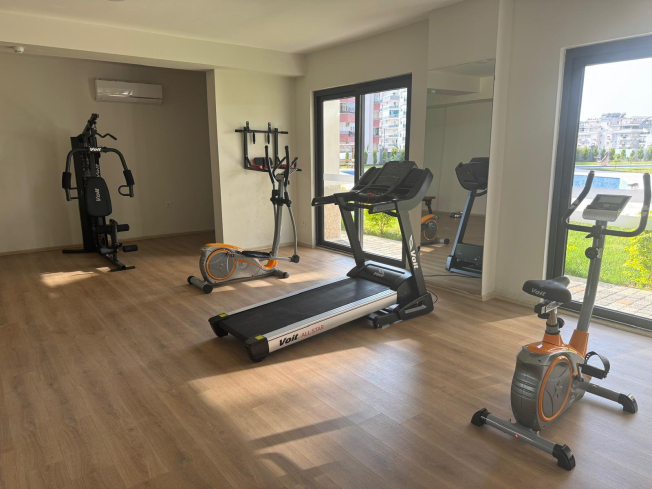 Modern 1+1 Apartment in Mahmutlar with Resort-Style Facilities, 500 m from the Sea