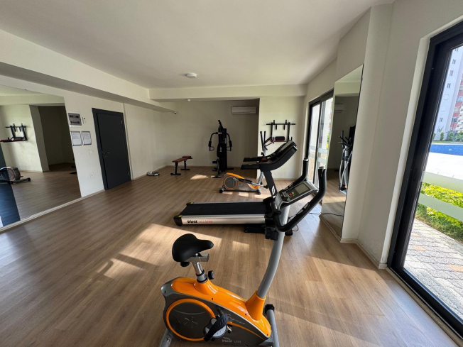 Modern 1+1 Apartment in Mahmutlar with Resort-Style Facilities, 500 m from the Sea