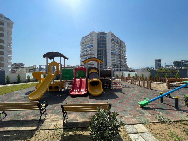 Modern 1+1 Apartment in Mahmutlar with Resort-Style Facilities, 500 m from the Sea