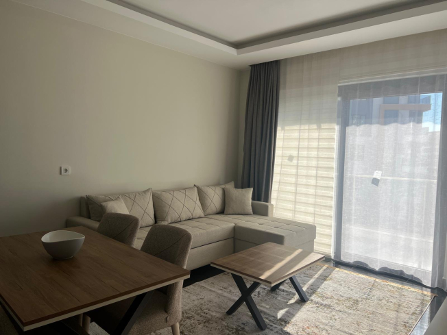 Modern 1+1 Apartment in Mahmutlar with Resort-Style Facilities, 500 m from the Sea