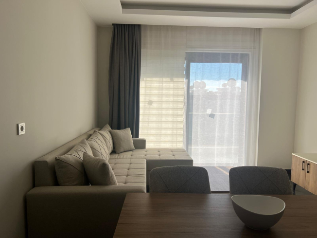 Modern 1+1 Apartment in Mahmutlar with Resort-Style Facilities, 500 m from the Sea