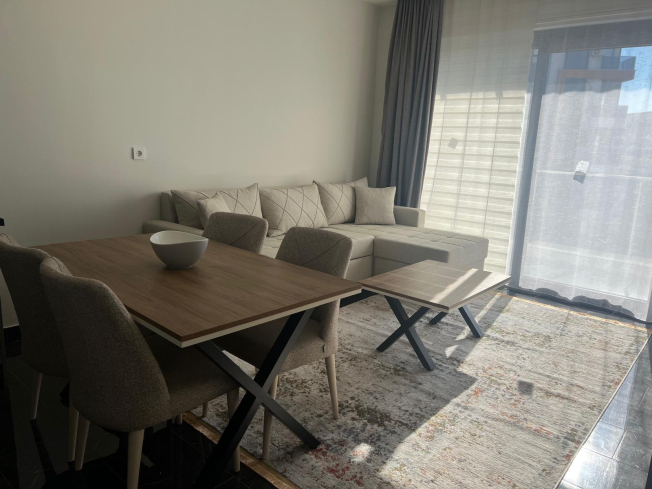 Modern 1+1 Apartment in Mahmutlar with Resort-Style Facilities, 500 m from the Sea